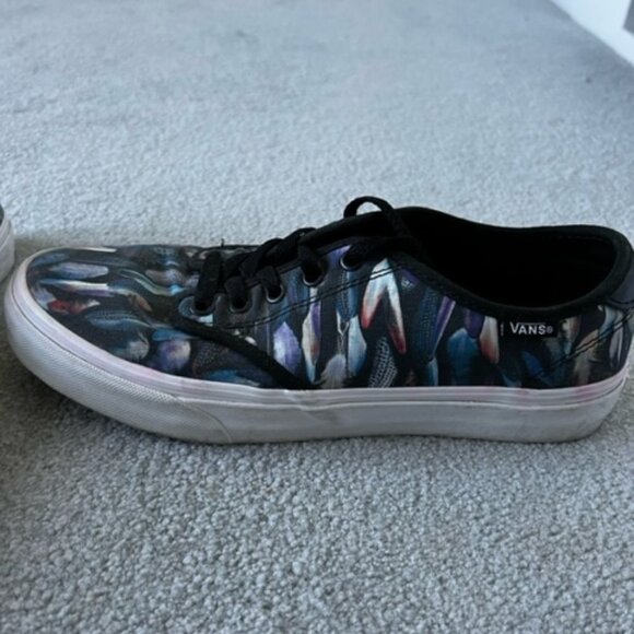 Women's Low Top Feather Vans Size 9 - Picture 4 of 5